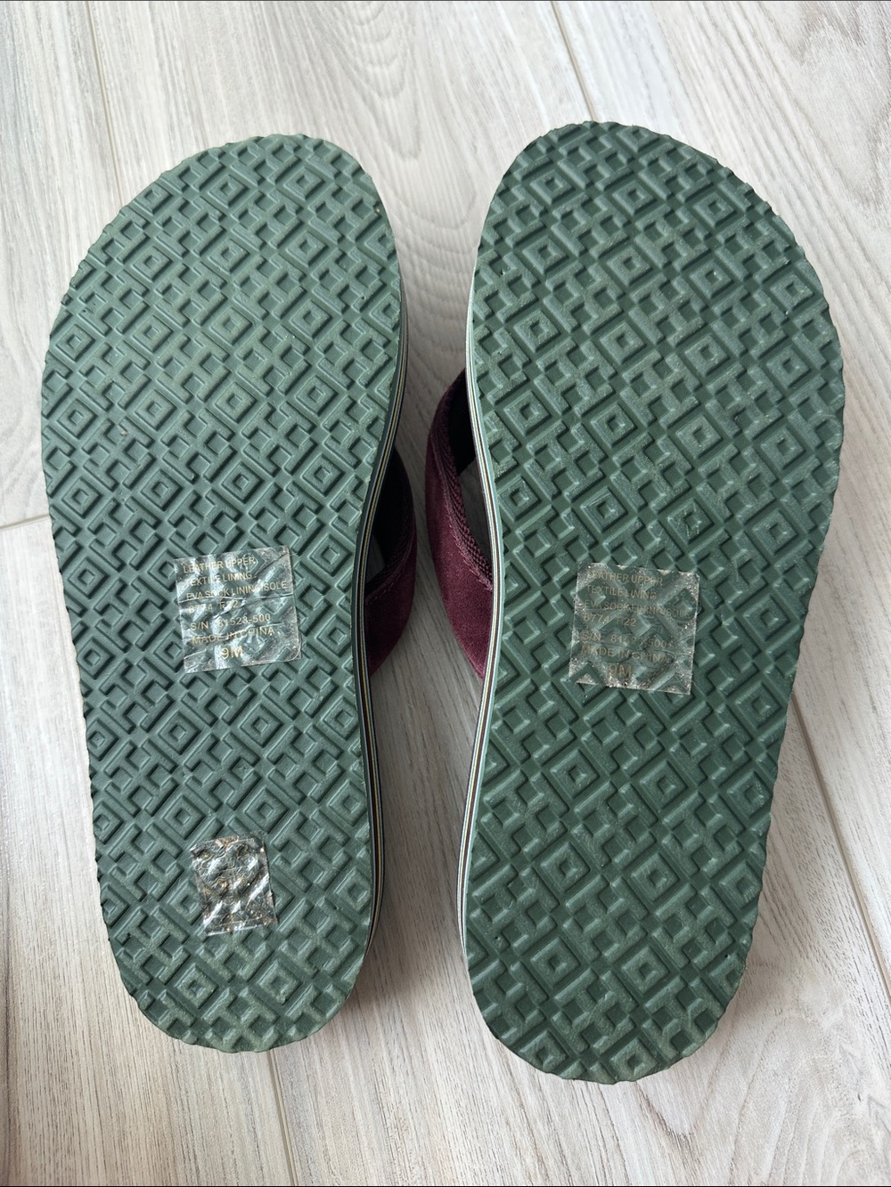 Tory Burch Burgundy Suede Platform Flip Flops with Multi-Striped Sole size 9 - Picture 5 of 8